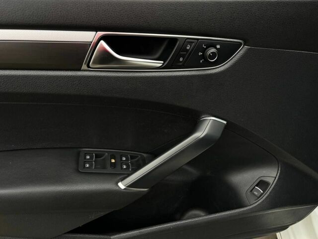 Белый Фольксваген Пассат, объемом двигателя 1.8 л и пробегом 109 тыс. км за 16500 $, фото 8 на Automoto.ua