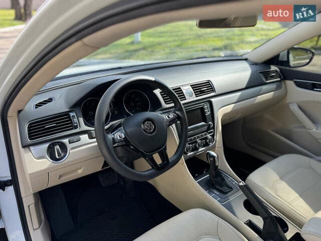 Белый Фольксваген Пассат, объемом двигателя 1.8 л и пробегом 78 тыс. км за 13800 $, фото 23 на Automoto.ua