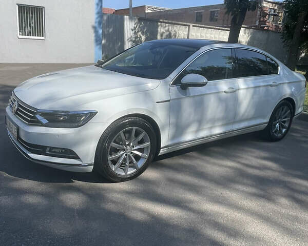 Белый Фольксваген Пассат, объемом двигателя 1.97 л и пробегом 123 тыс. км за 23499 $, фото 8 на Automoto.ua