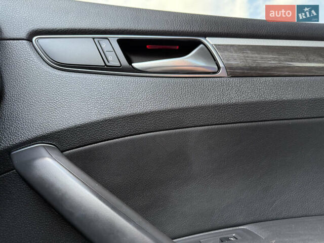 Фольксваген Пассат 2017 в Львове на Automoto.ua Белый Фольксваген Пассат, объемом двигателя 2 л и пробегом 88 тыс. км за 15900 $, фото 28 на Automoto.ua