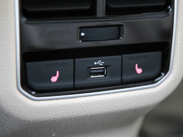 Белый Фольксваген Пассат, объемом двигателя 3.6 л и пробегом 136 тыс. км за 15500 $, фото 21 на Automoto.ua