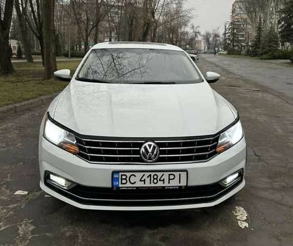 Білий Фольксваген Пассат, об'ємом двигуна 1.8 л та пробігом 132 тис. км за 10000 $, фото 4 на Automoto.ua