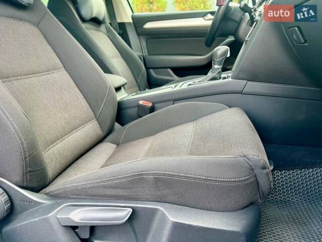 Белый Фольксваген Пассат, объемом двигателя 1.97 л и пробегом 240 тыс. км за 17900 $, фото 79 на Automoto.ua