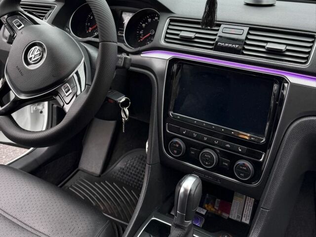 Білий Фольксваген Пассат, об'ємом двигуна 2 л та пробігом 135 тис. км за 15500 $, фото 11 на Automoto.ua