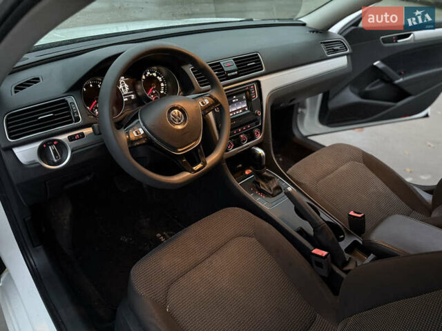 Белый Фольксваген Пассат, объемом двигателя 2 л и пробегом 273 тыс. км за 8300 $, фото 28 на Automoto.ua