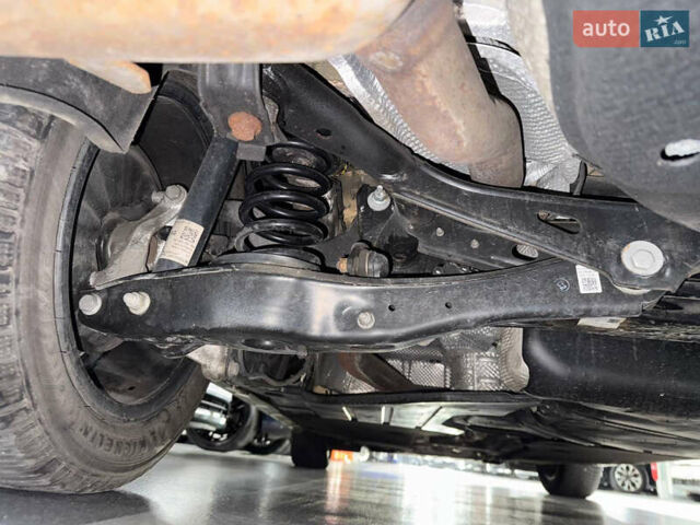 Белый Фольксваген Пассат, объемом двигателя 2 л и пробегом 140 тыс. км за 26000 $, фото 19 на Automoto.ua