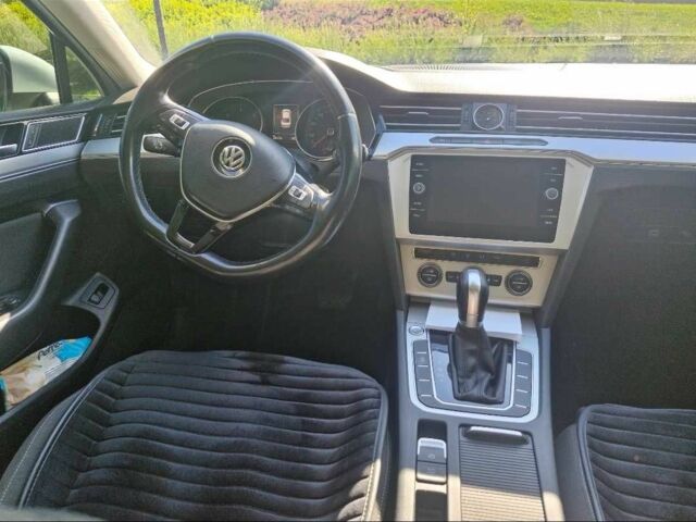 Белый Фольксваген Пассат, объемом двигателя 2 л и пробегом 256 тыс. км за 15940 $, фото 7 на Automoto.ua