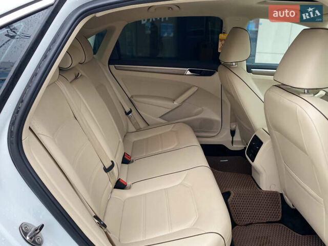 Белый Фольксваген Пассат, объемом двигателя 1.8 л и пробегом 198 тыс. км за 11950 $, фото 27 на Automoto.ua