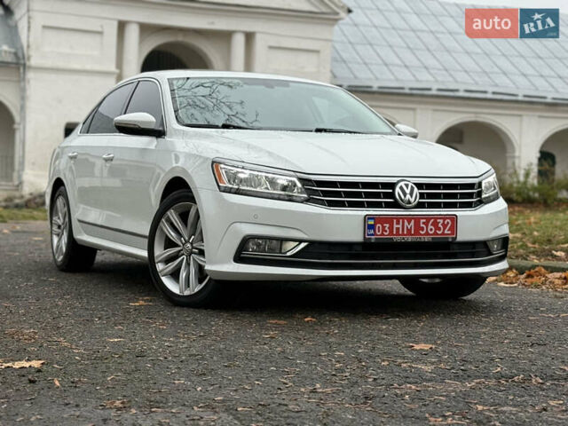 Белый Фольксваген Пассат, объемом двигателя 1.8 л и пробегом 150 тыс. км за 14600 $, фото 1 на Automoto.ua