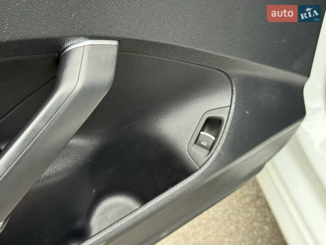 Белый Фольксваген Пассат, объемом двигателя 1.8 л и пробегом 57 тыс. км за 11299 $, фото 34 на Automoto.ua