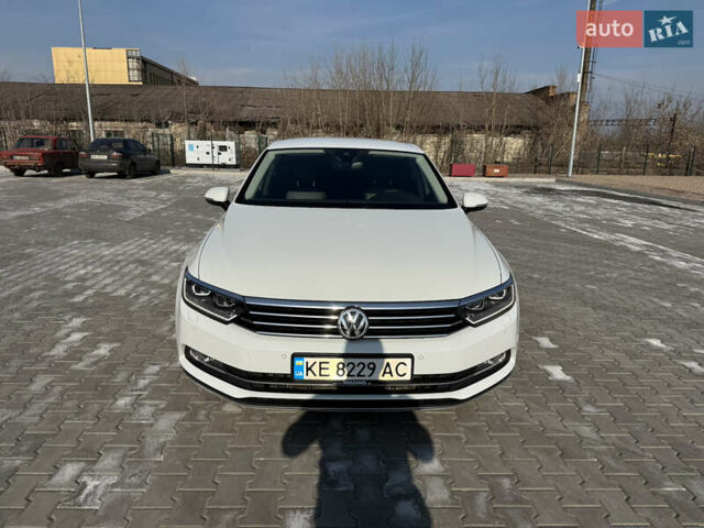 Білий Фольксваген Пассат, об'ємом двигуна 1.97 л та пробігом 250 тис. км за 19000 $, фото 3 на Automoto.ua