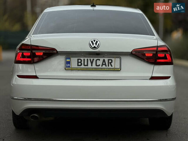 Белый Фольксваген Пассат, объемом двигателя 1.8 л и пробегом 57 тыс. км за 11299 $, фото 3 на Automoto.ua