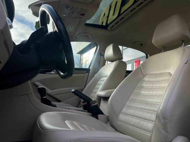 Белый Фольксваген Пассат, объемом двигателя 1.8 л и пробегом 178 тыс. км за 14200 $, фото 8 на Automoto.ua