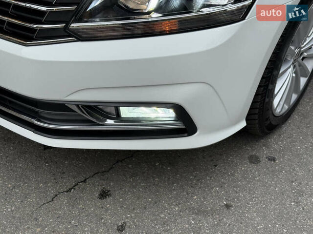 Белый Фольксваген Пассат, объемом двигателя 1.8 л и пробегом 57 тыс. км за 11299 $, фото 15 на Automoto.ua
