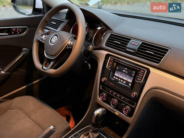 Белый Фольксваген Пассат, объемом двигателя 2 л и пробегом 273 тыс. км за 8300 $, фото 19 на Automoto.ua