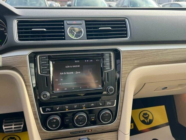 Белый Фольксваген Пассат, объемом двигателя 1.8 л и пробегом 178 тыс. км за 14200 $, фото 18 на Automoto.ua