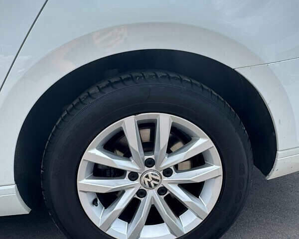 Белый Фольксваген Пассат, объемом двигателя 1.8 л и пробегом 106 тыс. км за 18599 $, фото 3 на Automoto.ua