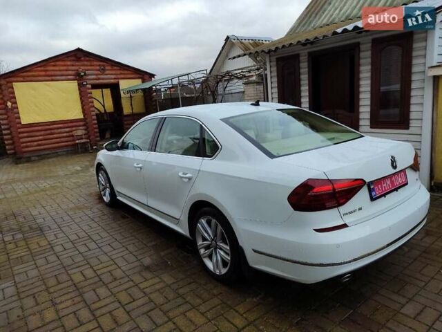 Белый Фольксваген Пассат, объемом двигателя 1.8 л и пробегом 185 тыс. км за 12600 $, фото 5 на Automoto.ua