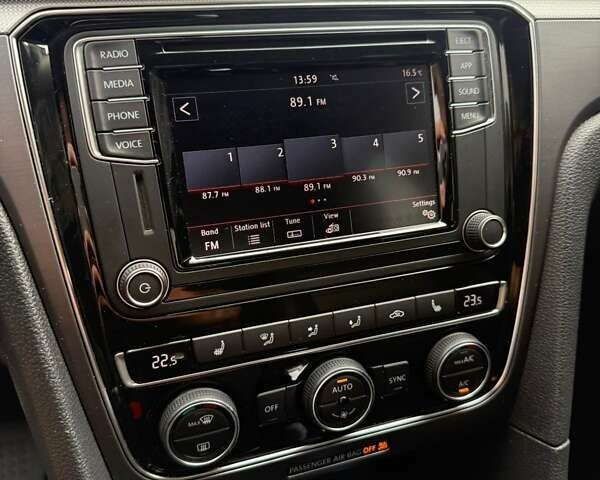 Белый Фольксваген Пассат, объемом двигателя 1.98 л и пробегом 140 тыс. км за 15600 $, фото 12 на Automoto.ua