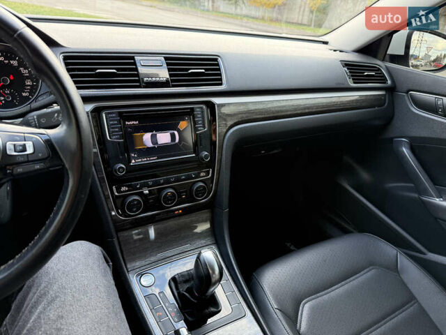 Фольксваген Пассат 2017 в Львове на Automoto.ua Белый Фольксваген Пассат, объемом двигателя 2 л и пробегом 88 тыс. км за 15900 $, фото 24 на Automoto.ua