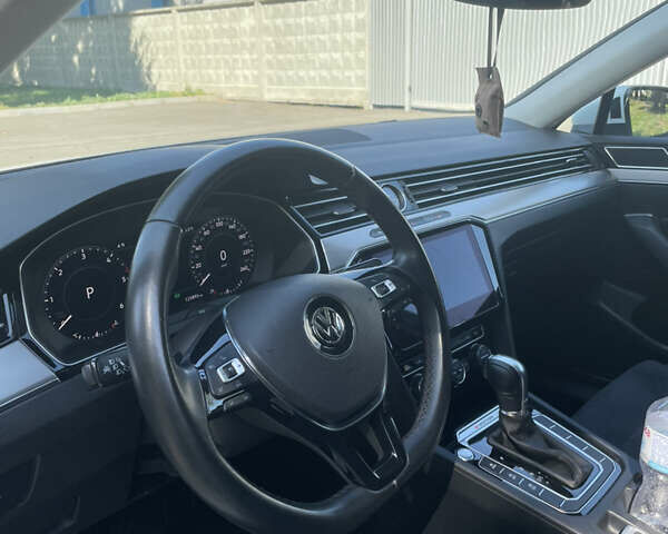 Белый Фольксваген Пассат, объемом двигателя 1.97 л и пробегом 123 тыс. км за 23499 $, фото 14 на Automoto.ua