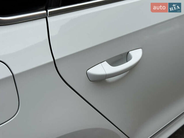 Белый Фольксваген Пассат, объемом двигателя 1.8 л и пробегом 57 тыс. км за 11299 $, фото 25 на Automoto.ua