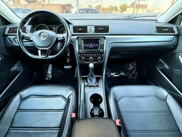 Белый Фольксваген Пассат, объемом двигателя 1.8 л и пробегом 53 тыс. км за 9800 $, фото 9 на Automoto.ua