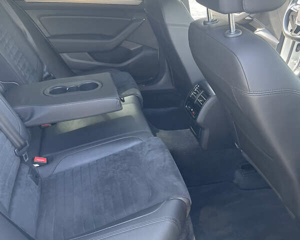 Белый Фольксваген Пассат, объемом двигателя 1.97 л и пробегом 123 тыс. км за 23499 $, фото 16 на Automoto.ua