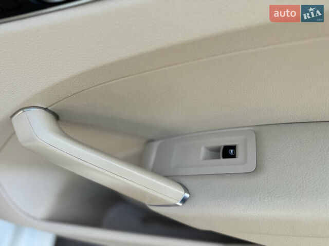 Белый Фольксваген Пассат, объемом двигателя 1.8 л и пробегом 78 тыс. км за 13800 $, фото 38 на Automoto.ua