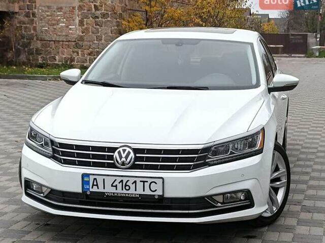 Белый Фольксваген Пассат, объемом двигателя 2 л и пробегом 200 тыс. км за 15300 $, фото 5 на Automoto.ua