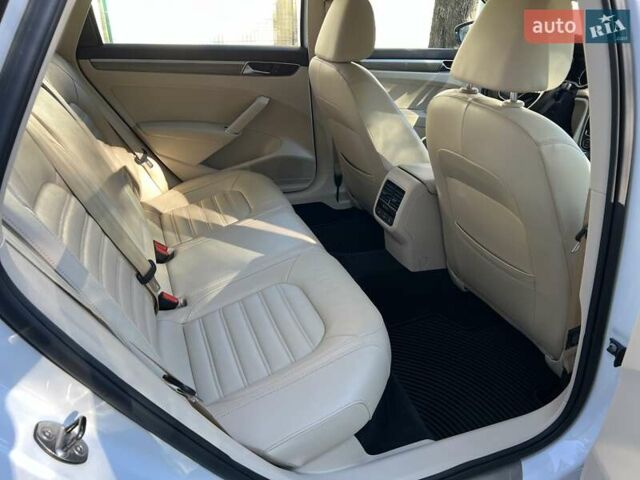 Фольксваген Пассат 2017 в Львове на Automoto.ua Белый Фольксваген Пассат, объемом двигателя 1.8 л и пробегом 78 тыс. км за 15750 $, фото 16 на Automoto.ua