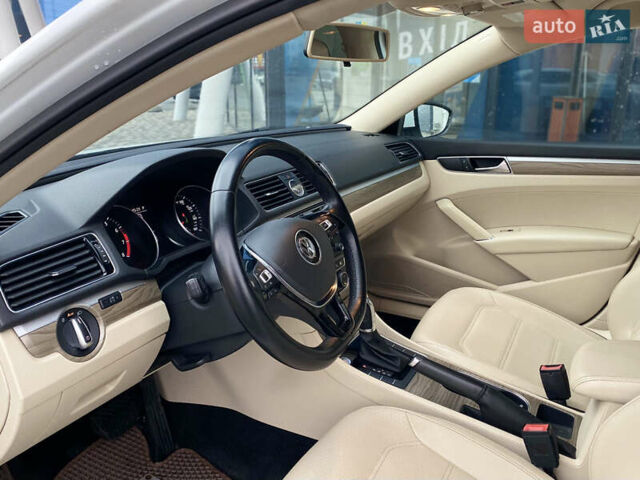 Белый Фольксваген Пассат, объемом двигателя 1.8 л и пробегом 198 тыс. км за 11950 $, фото 17 на Automoto.ua