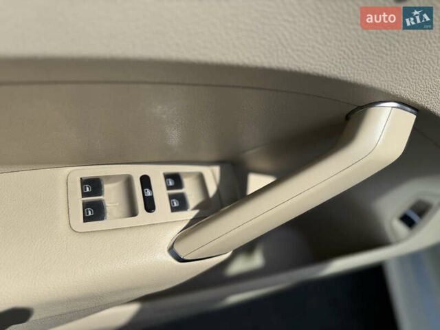 Белый Фольксваген Пассат, объемом двигателя 1.8 л и пробегом 78 тыс. км за 13800 $, фото 33 на Automoto.ua