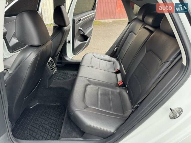 Белый Фольксваген Пассат, объемом двигателя 1.8 л и пробегом 206 тыс. км за 13800 $, фото 19 на Automoto.ua