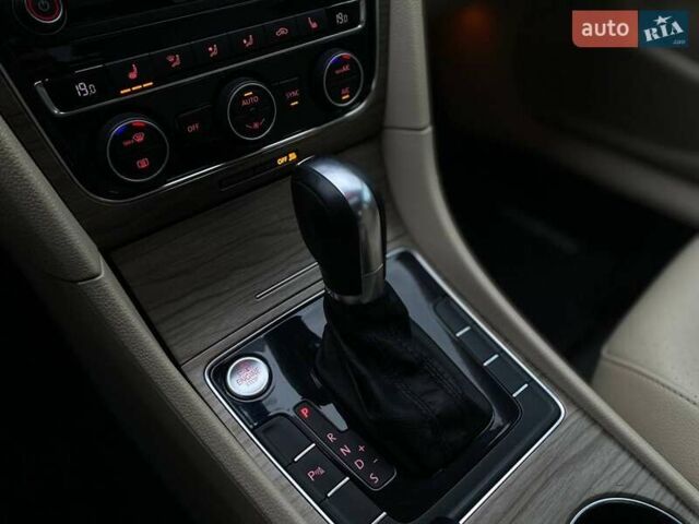 Белый Фольксваген Пассат, объемом двигателя 1.8 л и пробегом 167 тыс. км за 13990 $, фото 43 на Automoto.ua