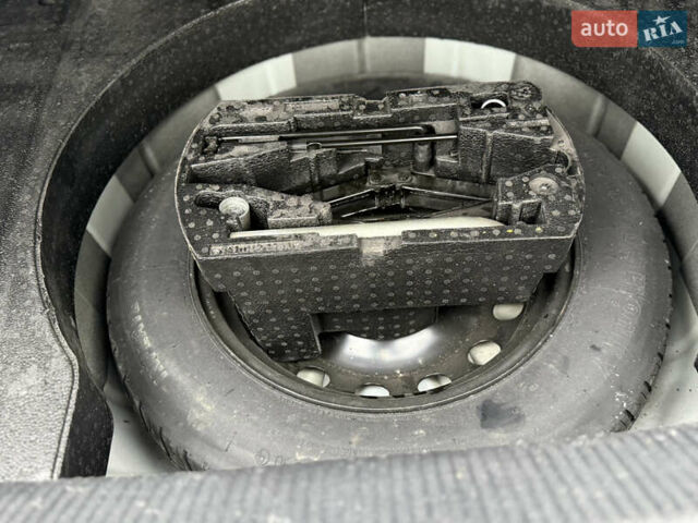 Белый Фольксваген Пассат, объемом двигателя 1.8 л и пробегом 150 тыс. км за 14600 $, фото 35 на Automoto.ua