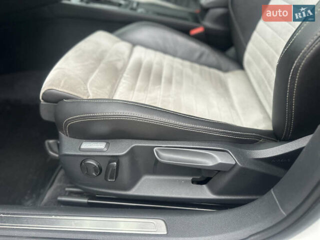 Белый Фольксваген Пассат, объемом двигателя 1.97 л и пробегом 178 тыс. км за 18900 $, фото 11 на Automoto.ua