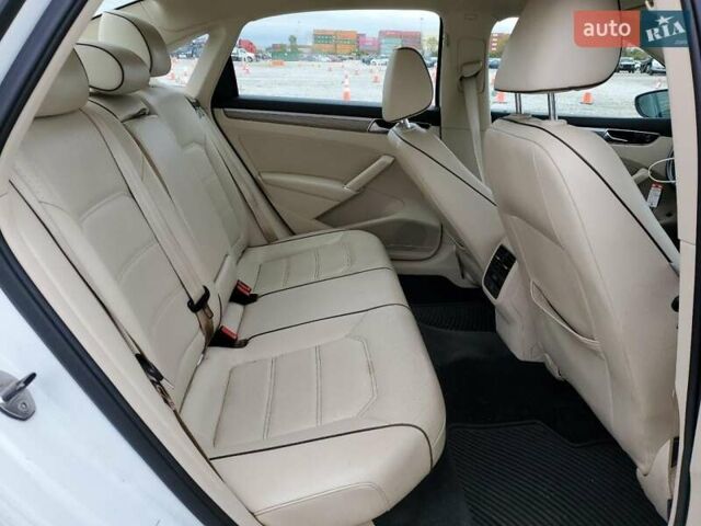 Белый Фольксваген Пассат, объемом двигателя 1.8 л и пробегом 141 тыс. км за 1800 $, фото 9 на Automoto.ua