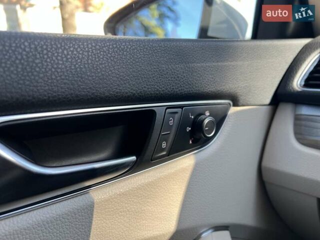Фольксваген Пассат 2017 в Львове на Automoto.ua Белый Фольксваген Пассат, объемом двигателя 1.8 л и пробегом 78 тыс. км за 15750 $, фото 24 на Automoto.ua