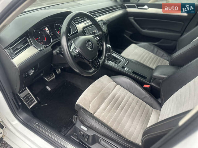 Белый Фольксваген Пассат, объемом двигателя 1.97 л и пробегом 178 тыс. км за 18900 $, фото 12 на Automoto.ua