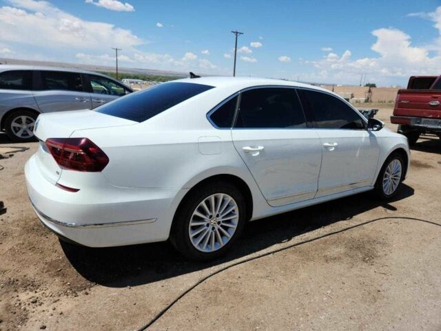 Белый Фольксваген Пассат, объемом двигателя 1.8 л и пробегом 72 тыс. км за 8659 $, фото 3 на Automoto.ua