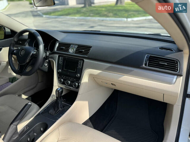 Белый Фольксваген Пассат, объемом двигателя 1.8 л и пробегом 78 тыс. км за 13800 $, фото 24 на Automoto.ua