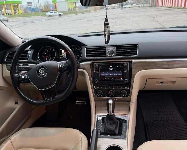 Белый Фольксваген Пассат, объемом двигателя 1.8 л и пробегом 108 тыс. км за 17500 $, фото 3 на Automoto.ua