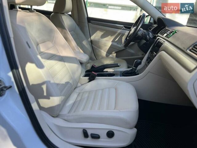 Белый Фольксваген Пассат, объемом двигателя 1.8 л и пробегом 78 тыс. км за 15450 $, фото 12 на Automoto.ua