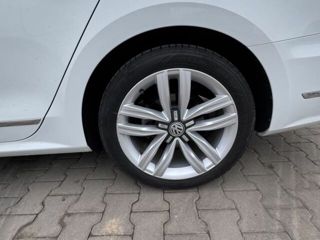 Белый Фольксваген Пассат, объемом двигателя 1.8 л и пробегом 178 тыс. км за 14000 $, фото 20 на Automoto.ua