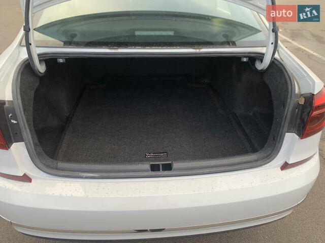 Білий Фольксваген Пассат, об'ємом двигуна 1.98 л та пробігом 161 тис. км за 15500 $, фото 16 на Automoto.ua