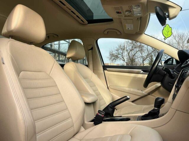 Белый Фольксваген Пассат, объемом двигателя 1.8 л и пробегом 178 тыс. км за 14200 $, фото 20 на Automoto.ua