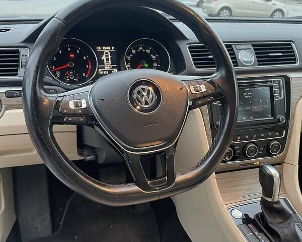 Білий Фольксваген Пассат, об'ємом двигуна 1.8 л та пробігом 181 тис. км за 14000 $, фото 2 на Automoto.ua