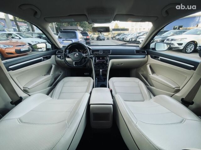 Білий Фольксваген Пассат, об'ємом двигуна 1.8 л та пробігом 92 тис. км за 12900 $, фото 16 на Automoto.ua