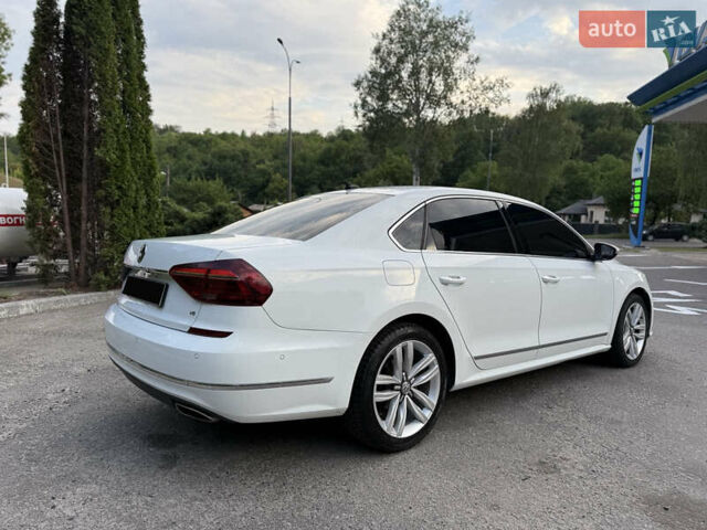 Білий Фольксваген Пассат, об'ємом двигуна 3.6 л та пробігом 136 тис. км за 17500 $, фото 5 на Automoto.ua